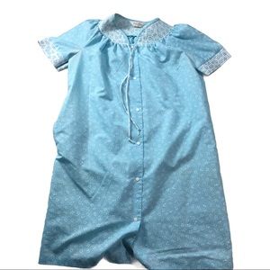 Dan Ellen size medium vintage baby blue floral house robe/coat Button up top tie